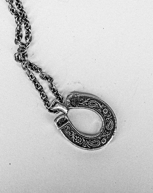 Horseshoe Up